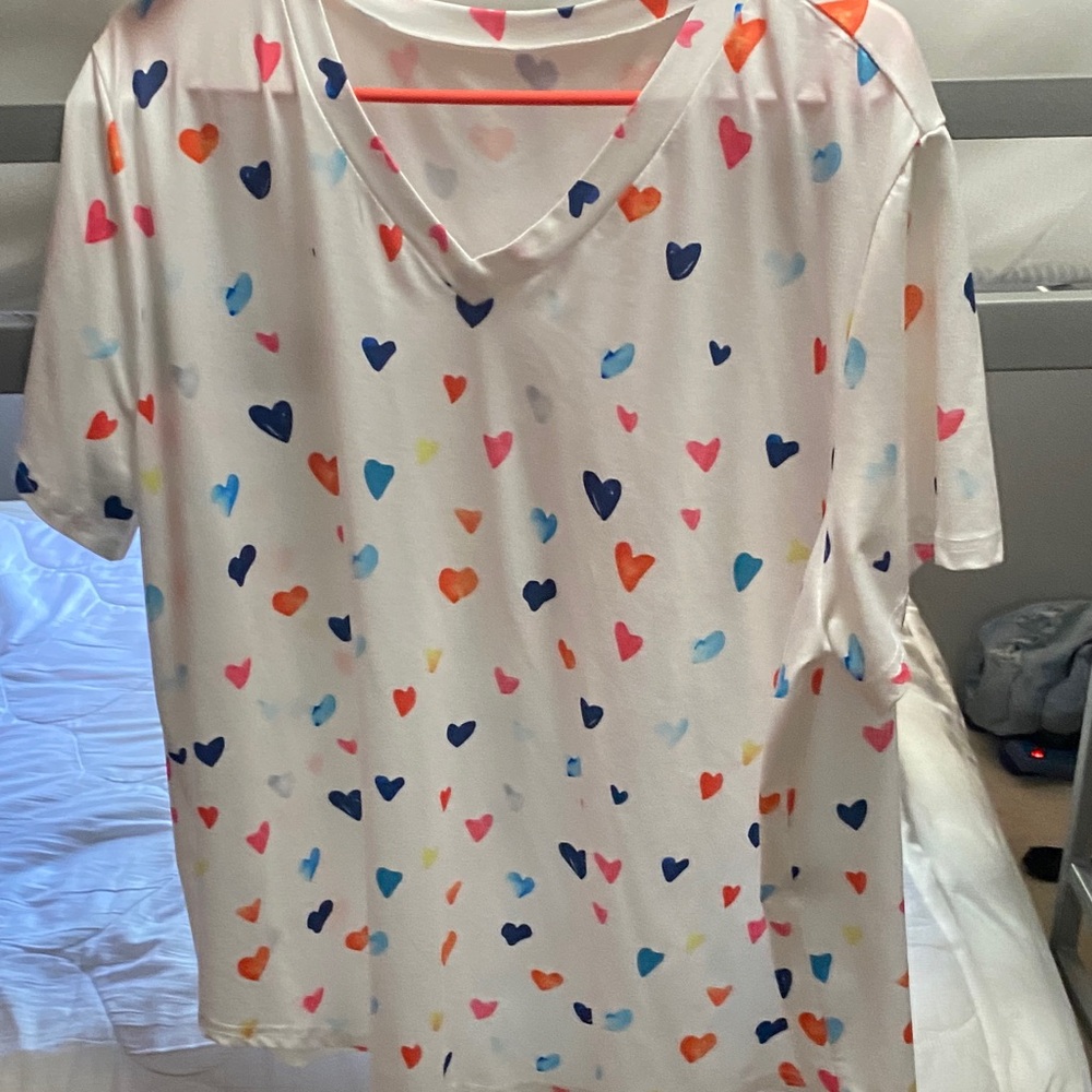SHEIN Multicolor Heart Print Short Sleeve Tee